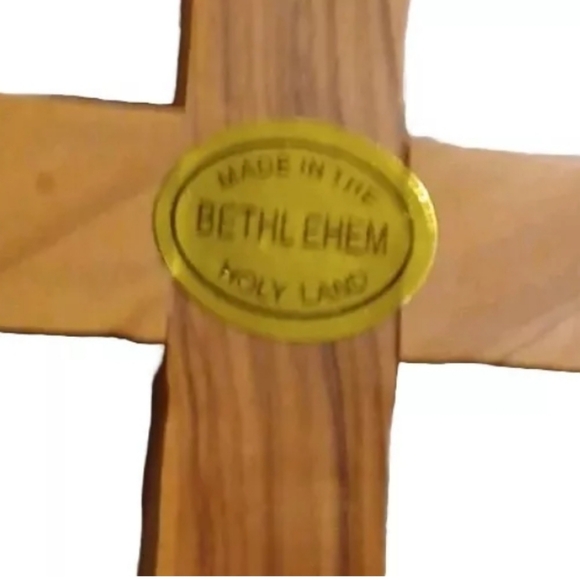 The Bradford Exchange Thomas Kinkade Holy Land Olive Wood Prayer Cross Keepsake - Picture 7 of 8